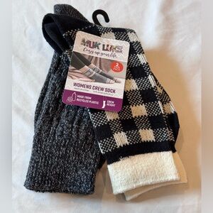 Muk Luks 2 pair pack Grey and Black Checkered Womens Crew Socks Super Soft